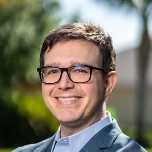 Headshot of Robert Raines